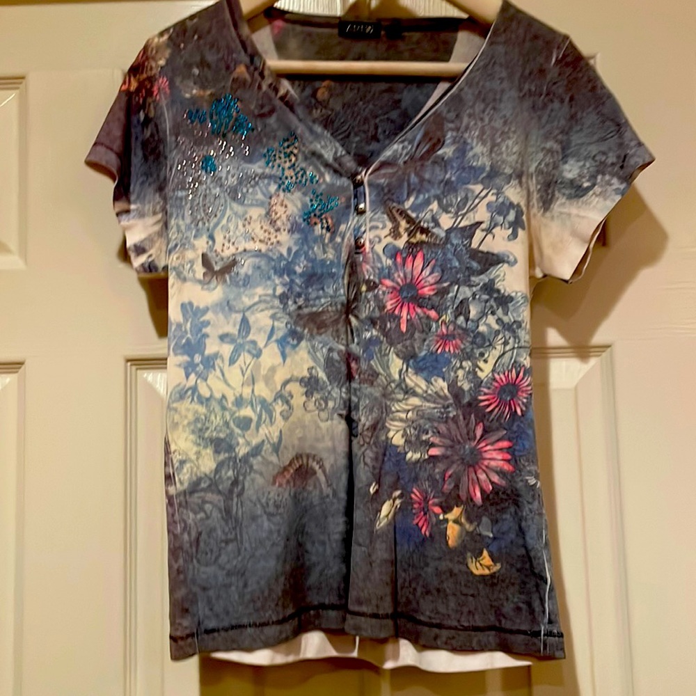APT 9 Tee